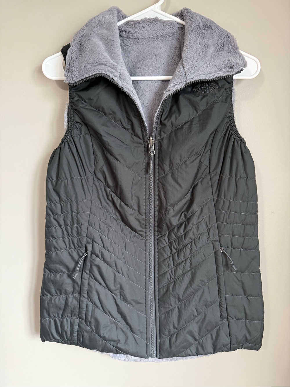 The North Face Women's Gray Quilted Fleece-Lined Vest Size Small